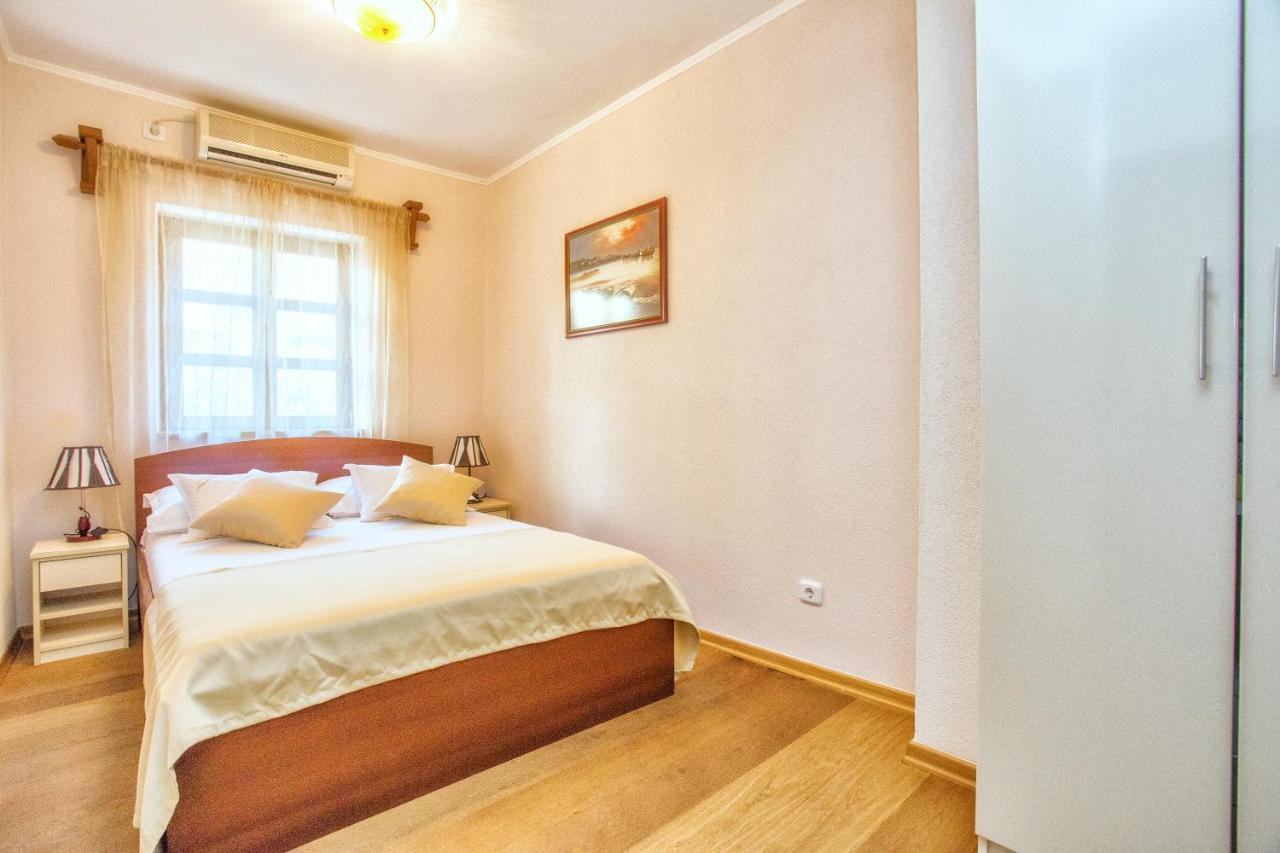 Hotel Admiral Пераст Екстериор снимка