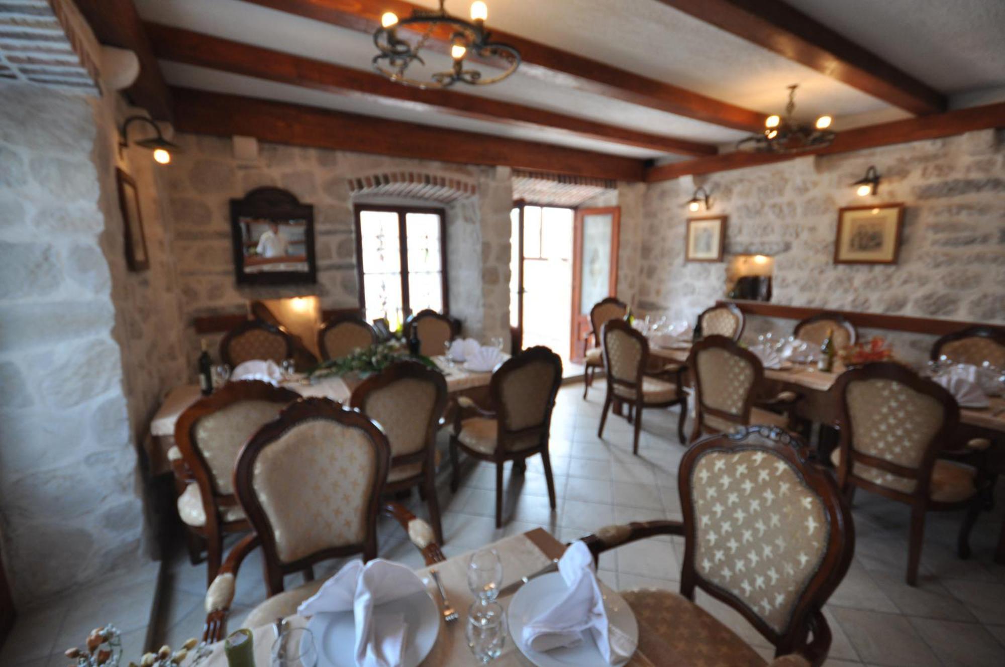 Hotel Admiral Пераст Екстериор снимка